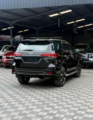 Toyota Fortuner SUV Black Spacious Roof Rack image 3