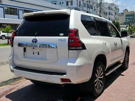 Toyota land Cruiser Prado TZ-G White 2019 image 12