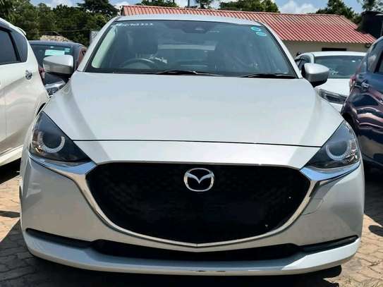 Mazda 2 Silver Hatchback Compact Efficient City Car image 3