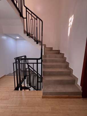 Luxury 8-Room, 5BR En-Suite Townhouse, Lavington image 9