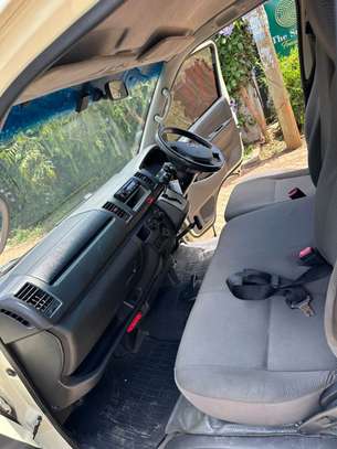 TOYOTA HIACE 7L image 6
