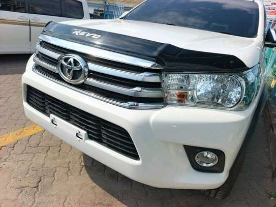 Toyota hilux manual diesel image 4