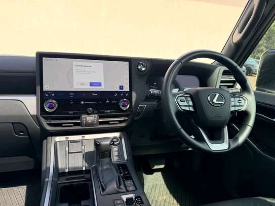 2024 Lexus GX550 image 10