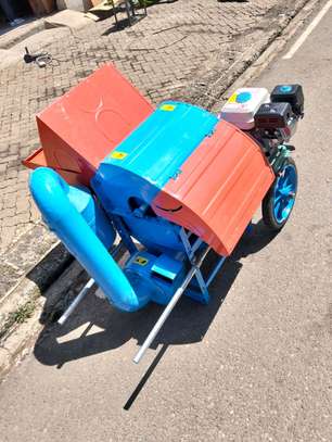 Multifunctional grain thresher powered by 7.5hp engine image 7