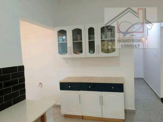 Elegant 5bedroomed residence,all en-suite ¼acre image 5