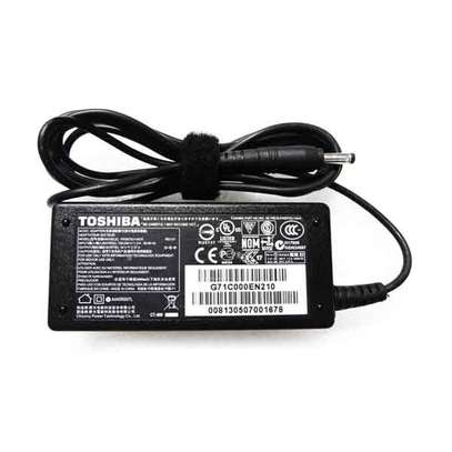 Toshiba 19V 2.37A 45W charger image 2