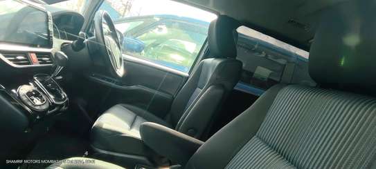 Toyota Voxy Black 2018 Si image 4