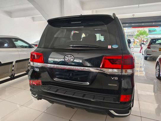 Toyota Land Cruiser ZX V8 sunroof black 2018 image 9