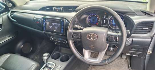 Toyota Hilux Double cabin Silver 2016 Used image 5