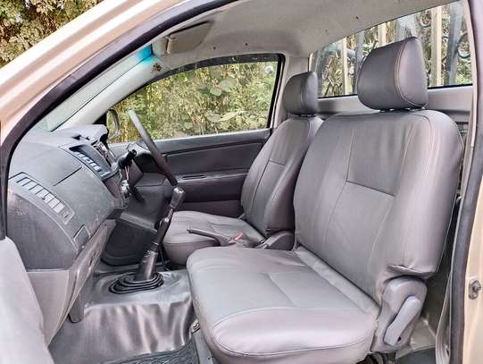 TOYOTA HILUX SINGLE CAB MANUAL LOCALLY ASSEMBLED image 12
