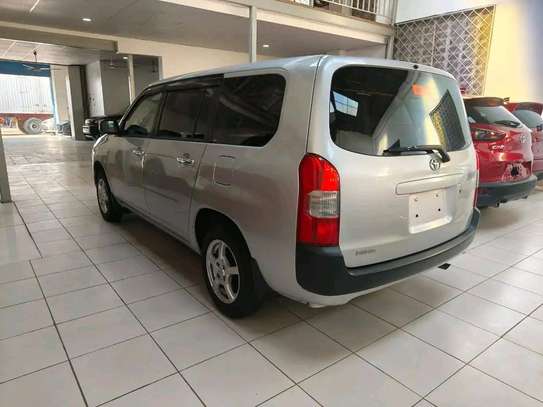 Toyota succeed Txg image 7