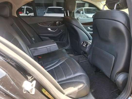 Mercedes Benz C200 image 4