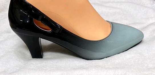 Brand new low heels in dual colour image 5