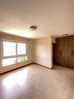 3 Bed Apartment with En Suite in Kilimani image 9