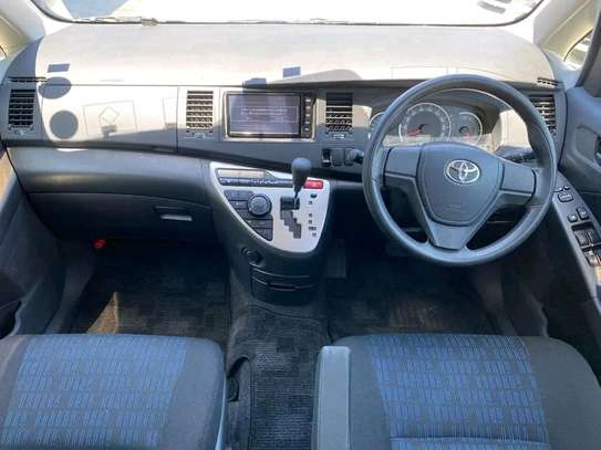 Toyota Isis Plantana grey 2016 2wd image 6