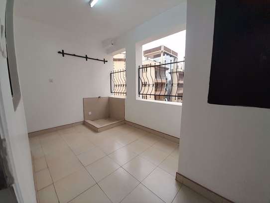 5 Bed Apartment with Parking in Kilimani image 7