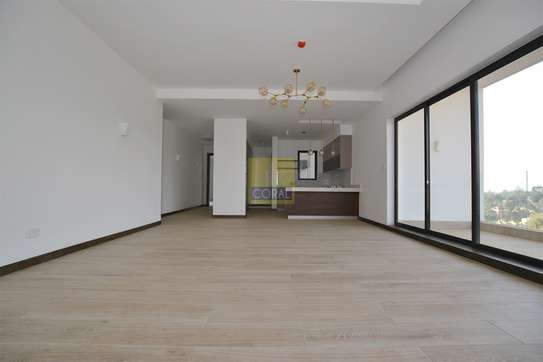 3 Bed Apartment with Swimming Pool in Rosslyn image 2