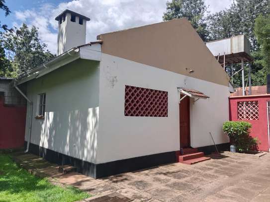Lovely home 5br with Sq  for rent in Karen Bomas image 4
