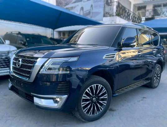 Nissan patrol newshape 2016 model fully loaded with sunroof image 7