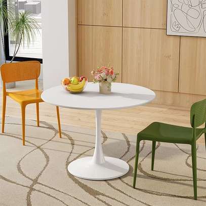 Round dining Table image 1