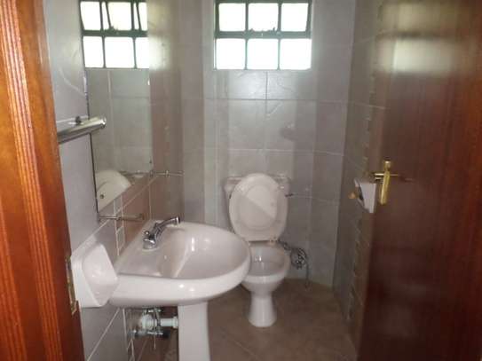 4 Bed Apartment with En Suite at Kilimani image 5