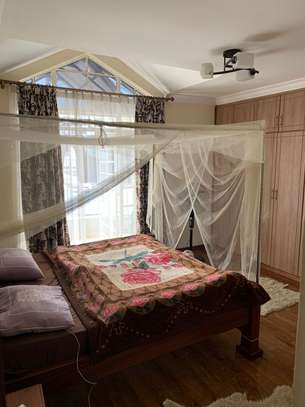 Furnished 2 Bed Apartment with En Suite at Hatheru Rd image 2