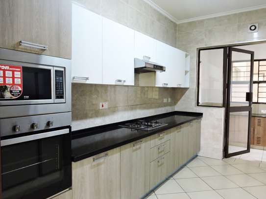 3 Bed Apartment with En Suite in General Mathenge image 30