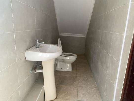 5 Bed Townhouse with En Suite in Karen image 10