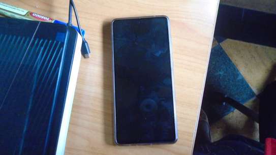 Samsung Galaxy A72 image 2