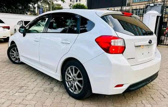 Subaru Impreza white image 8