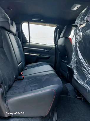 Toyota Hilux double cabin black 2019 diesel image 6