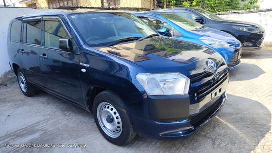 Toyota Probox hybrid 2018 2wd image 1