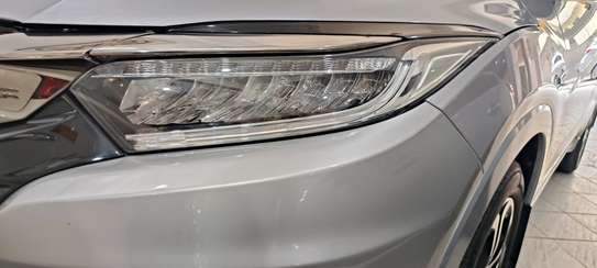 Honda vezel hybrid Silver 2018 2wd image 2