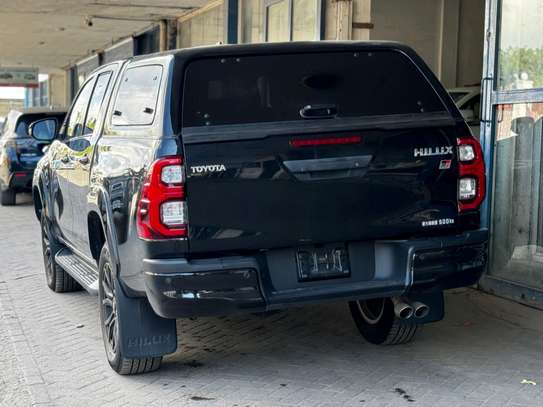Toyota hilux image 11