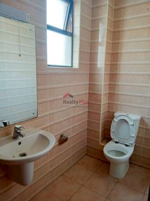 2 Bed Apartment with En Suite in Kilimani image 7