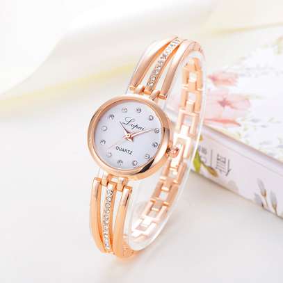 2022 Women Luxury Fashion Watches Stainless Steel image 1