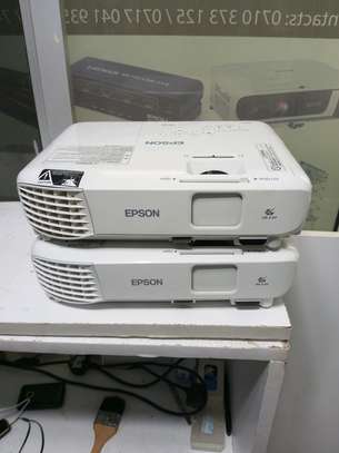 Epson EB S31 Projector image 2