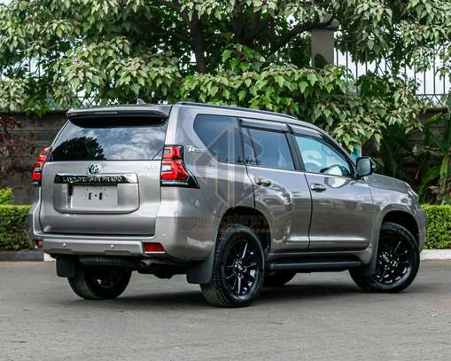 2022 Toyota land cruiser Prado TXL image 2