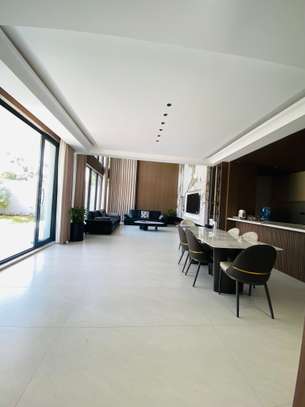 5 Bed Villa with En Suite at Jacaranda image 20