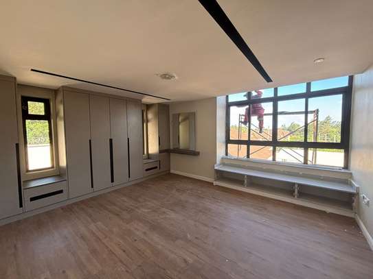 5 Bed House with En Suite in Runda image 7