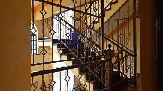 5 Bed Townhouse with En Suite in General Mathenge image 13