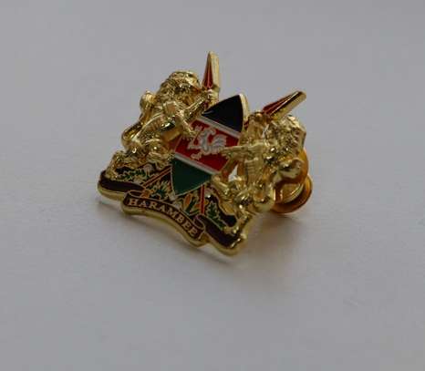 Enhanced Kenya Emblem 3D Gold Finish Lapel Pin Badge image 3