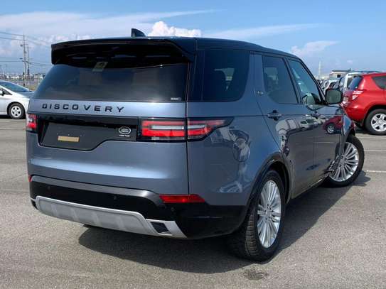 LANDROVER DISCOVERY GRAY 2017 TWIN SUNROOF 56,000 KMS image 3