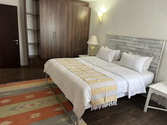 Serviced 3 Bed Apartment with En Suite in Kileleshwa image 5
