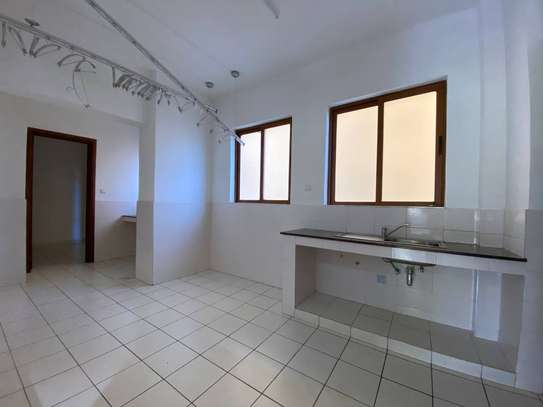 3 Bed Apartment with En Suite in Kilimani image 36