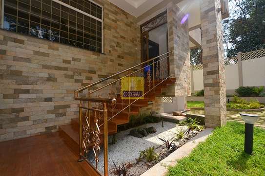 4 Bed Townhouse with Garden in Spring Valley image 4