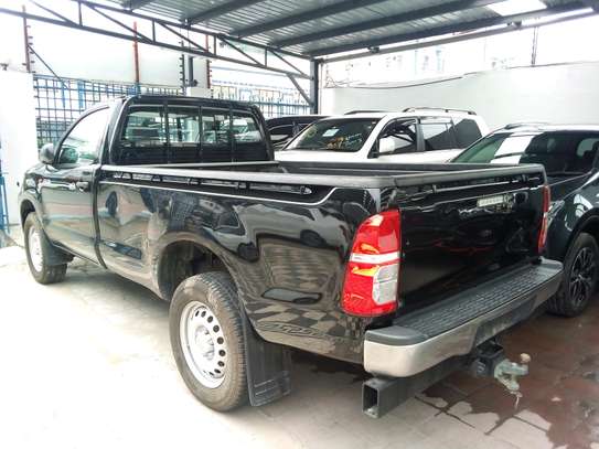 Hilux single cabin 4wheel image 4