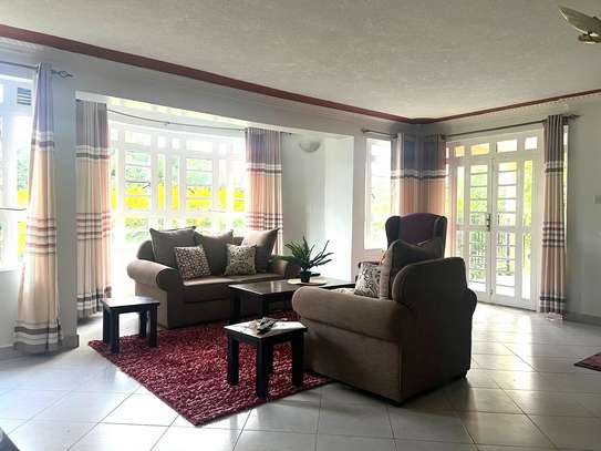 Serviced 2 Bed Apartment with En Suite in Runda image 2