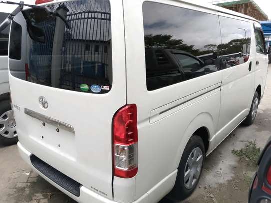 Toyota Hiace petrol image 6