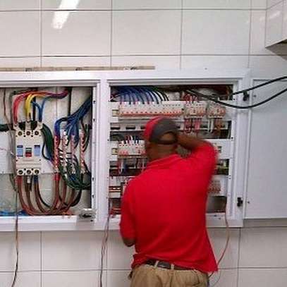 24 Hour Electricians.Vetted & Trusted.Lowest Price Guarantee.Call Now image 9